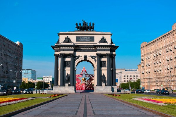 Comment organiser un camping pour une expédition de randonnée dans les montagnes Rocheuses?